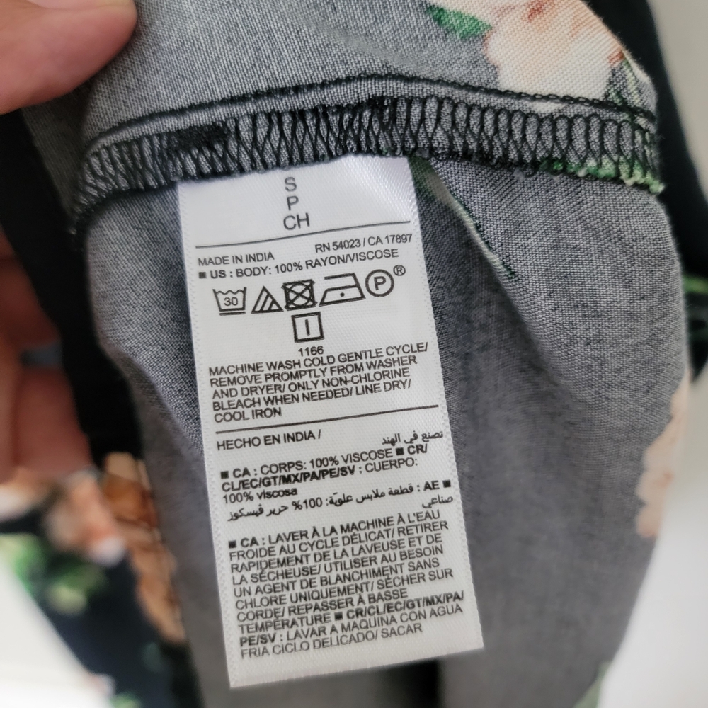 Old Navy Black Floral Maxi Dress - Picture 7 of 10
